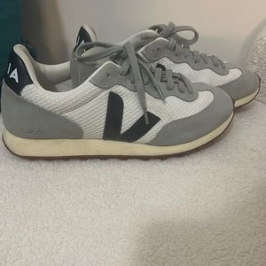 Veja Sneakers Size 8